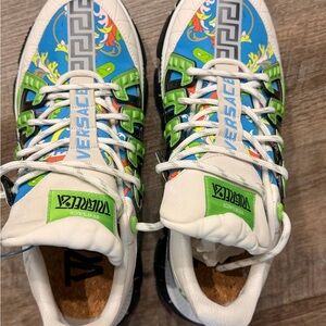 Authentic Versace Mens White Blue Green Graphic Low-Top Sneakers (Trigreca Sky)